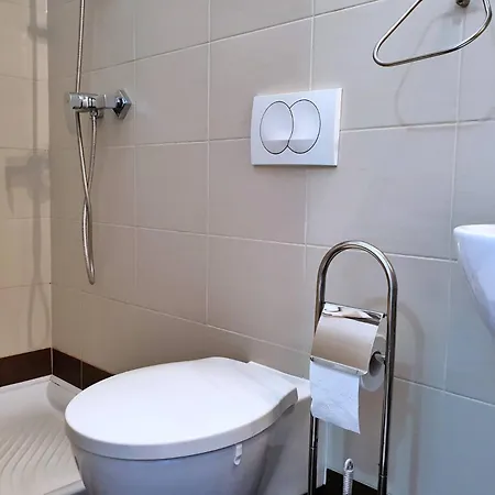 Rea Apartment *